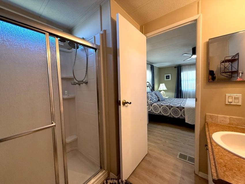 7711 Lakeshore Dr a Ellenton, FL Mobile or Manufactured Home for Sale